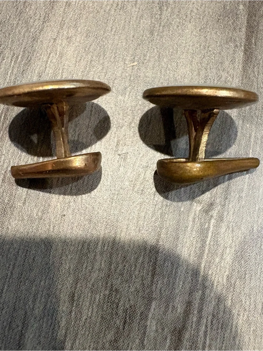 Antique Gold-Tone Torpedo/ Bean Back Pearl Faced With Box